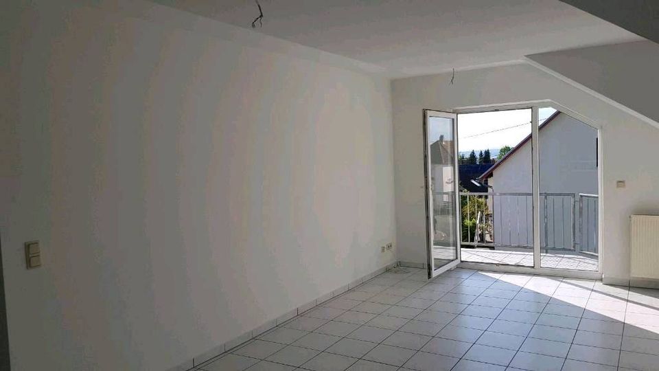 Schöne 2 ZKB-Wohnung Diele AR KR Balkon Garage in Riegelsberg in Riegelsberg