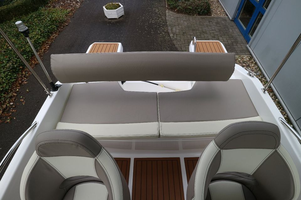 Aquila 5.3 Sun - NEU - Boot mit Motor Suzuki 70PS - in Rechlin