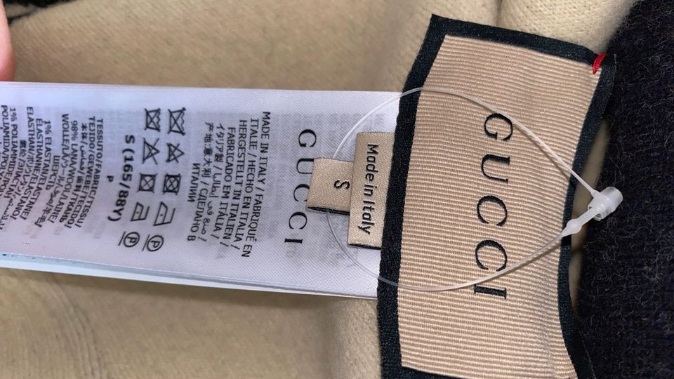 Wendemantel von Gucci Gr.S mit Rechnung neuwertig in Essen