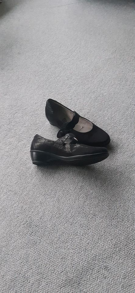 Waldläufer Pumps/Ballerinas mit kleinem Absatz Gr. 5 in Mettmann