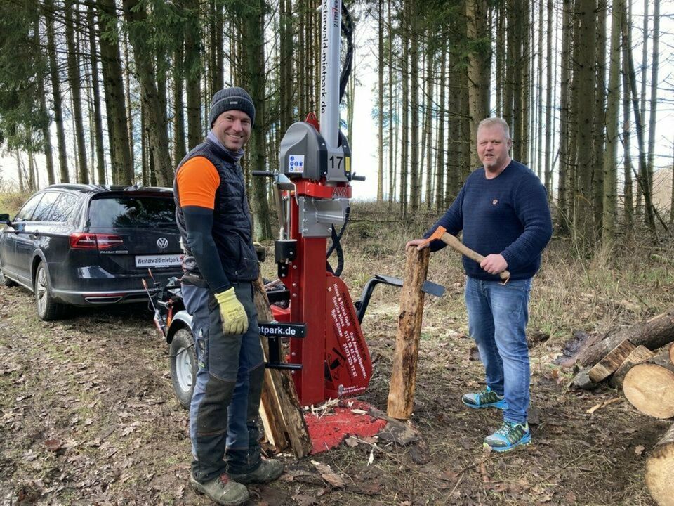 Mobiler Holzspalter Vogesenblitz VMR17 Mieten in Bad Marienberg