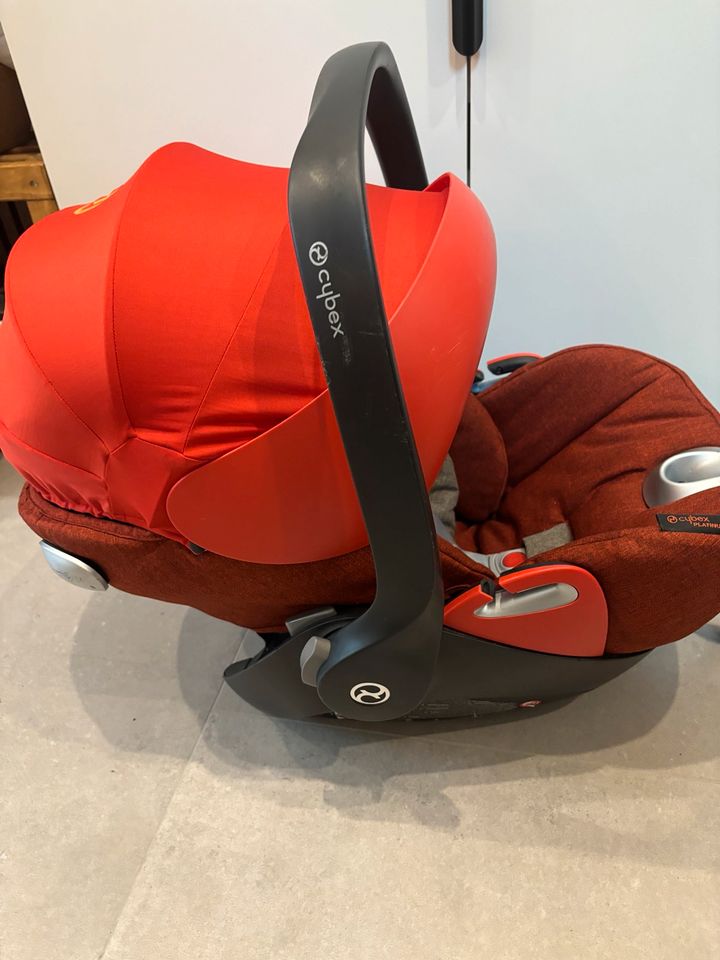 Cybex Platinum Babyschale + Isofix in Tettnang