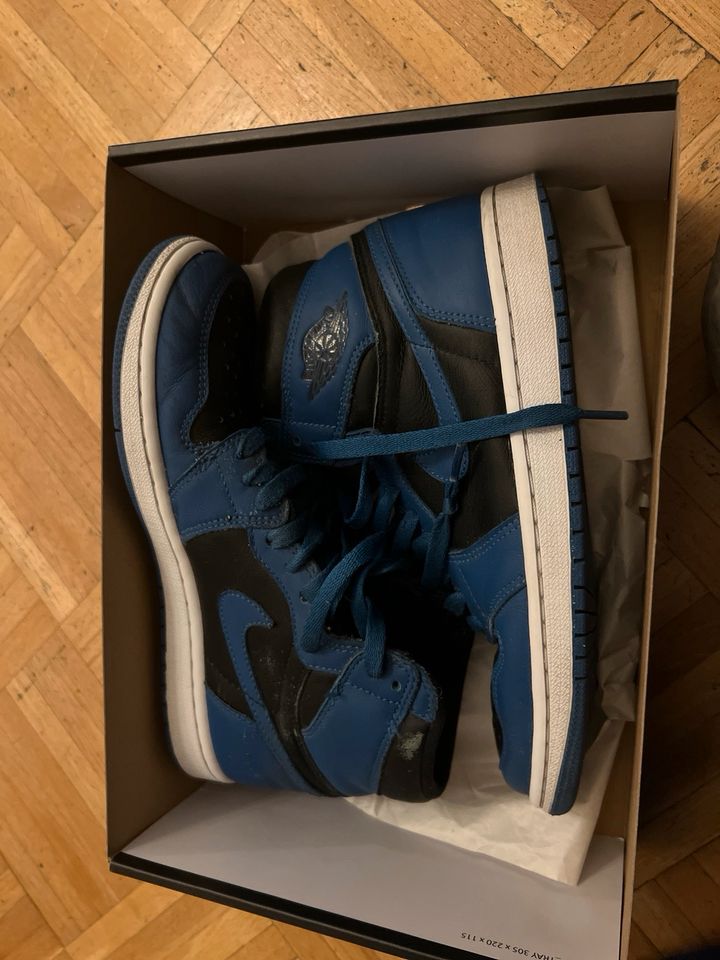 Air Jordan 1 high og dark marina blue Gr.40,5 in München