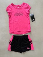 NEUES pink-schwarzes Adidas Geschenk T-Shirt kurze Hose 18 Monate Hessen - Kelkheim Vorschau