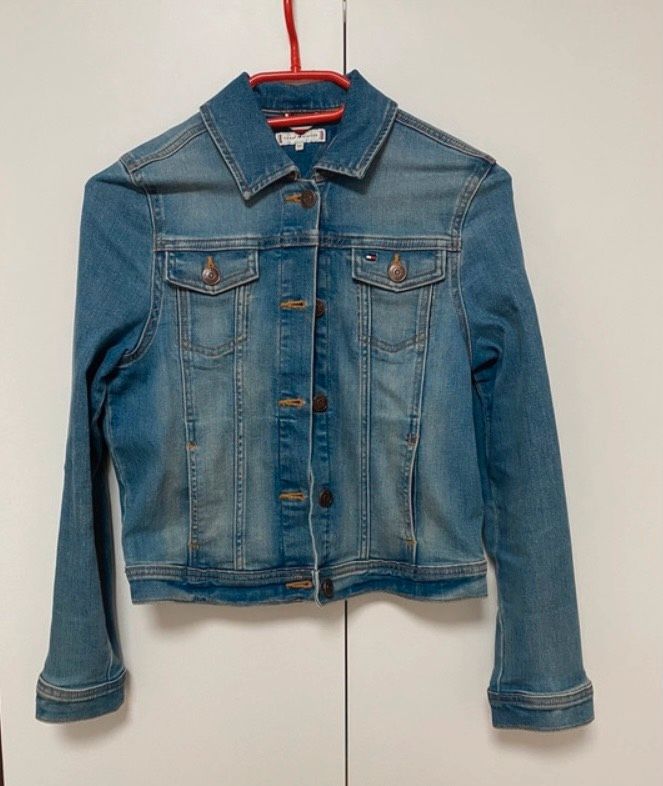 Tommy Hilfiger Jacke Jeansjacke 164 wie NEU in Hamburg