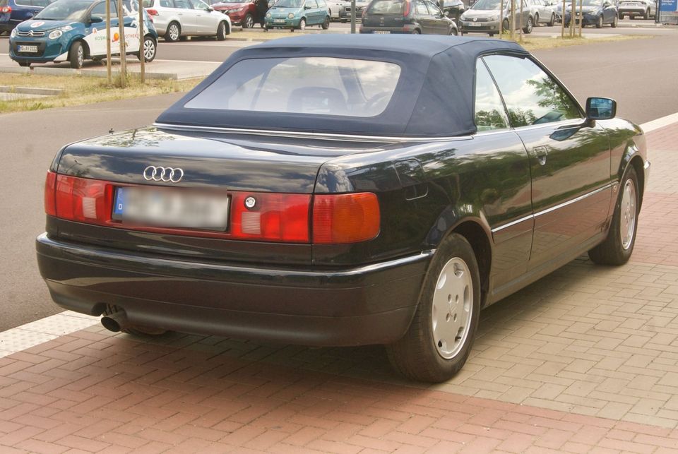 Audi Cabriolet Vollleder, 2,3l, TÜV neu in Magdeburg