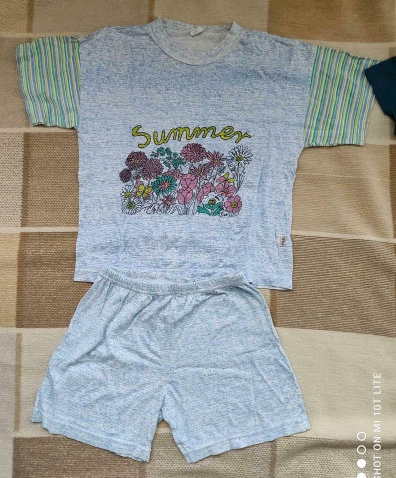 Sommer Set Tshirt & Shorts 128 Nachtwäsche in Blaufelden