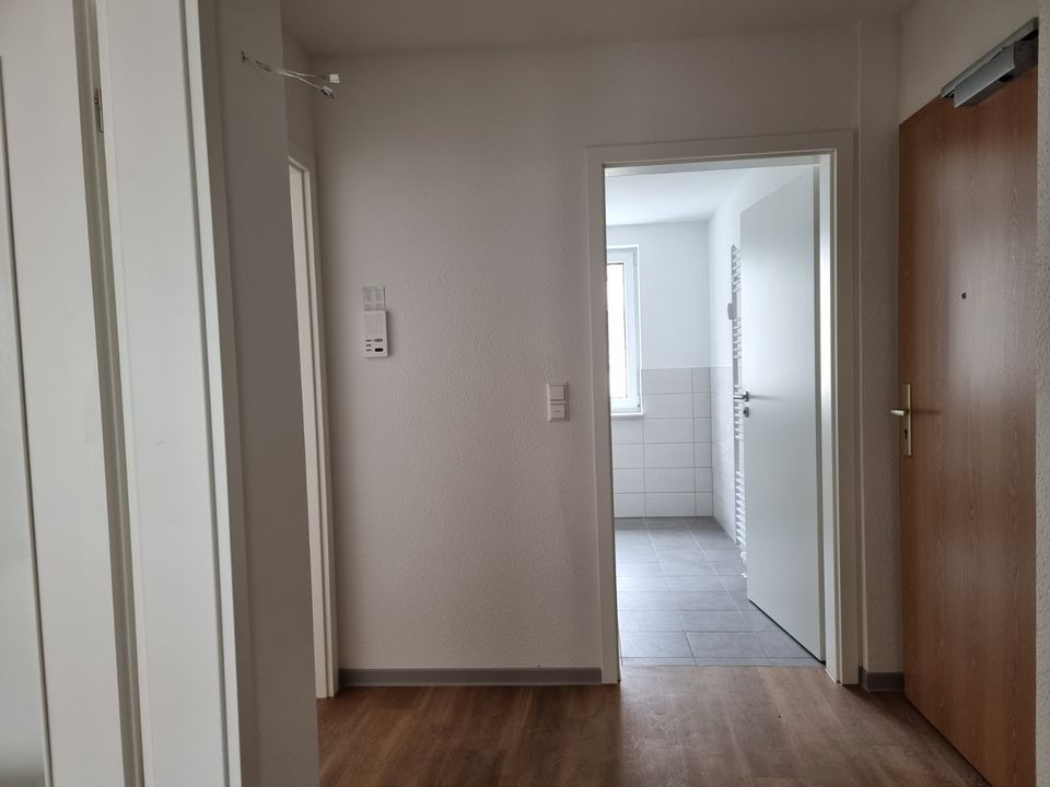 3-Raum-Wohnung mit großem Balkon im Zentrum von Malchin in Malchin