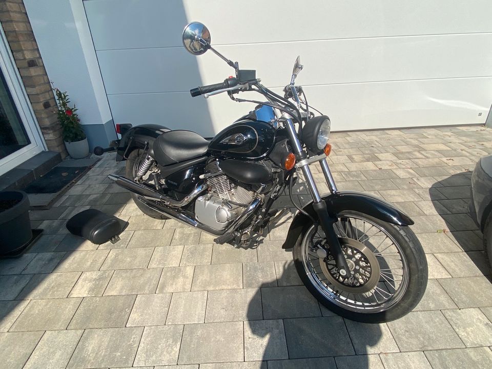 Suzuki Vl 125 Intruder (3700€ VB) in Bonn