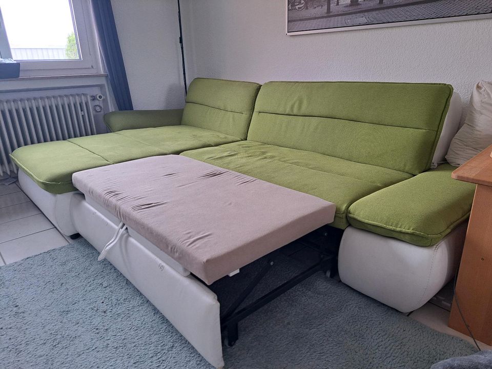 Couch mit schlafunktion in Limeshain