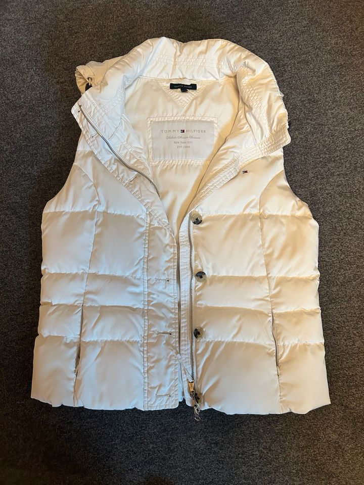 Tommy Hilfiger Daunen Weste creme Gr. L in Gröditz