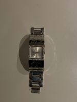 Guess Damen Uhr Armbanduhr silber glitzernd Strass Topzust. Düsseldorf - Benrath Vorschau