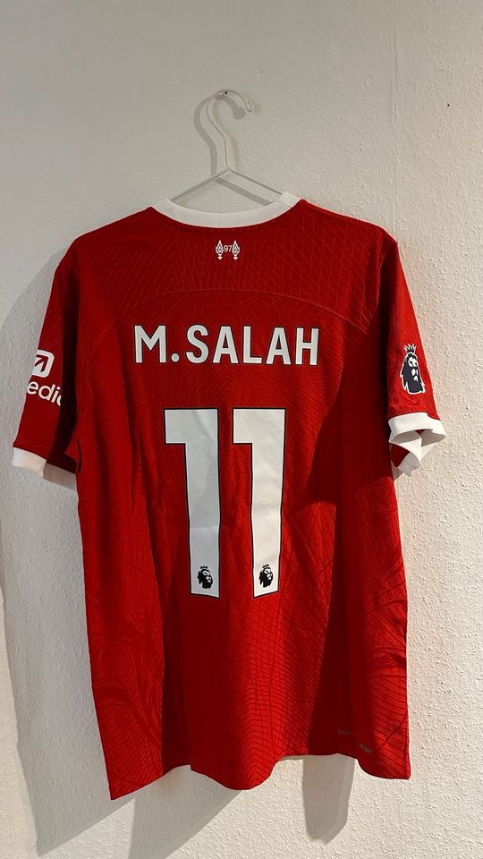 LFC Liverpool 2023 Trikot Heim Vapor Salah neu Original M in Hamburg