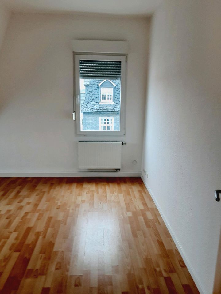 Schöne 2 Zimmer Dachgeschoss Wohnung in Gummersbach