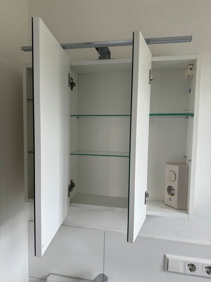 Spiegelschrank Badschrank Spiegel Badmöbel in Villingen-Schwenningen