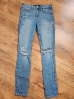 Hollister Jeans Gr. 26 XS  High Rise Skinny Jeans  blau Brandenburg - Spremberg Vorschau