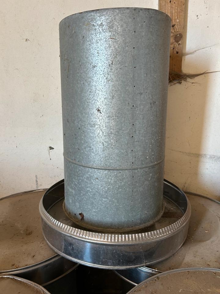 Futtertröge für Geflügel, Puten, Gänse, Hähnchen, Hühner in Varel