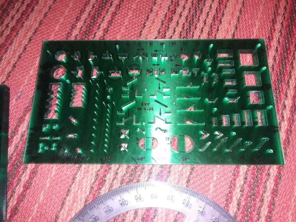 DDR Zeichenschablonen Elektro Schrauben Dreieck Winkelmesser in Niesky