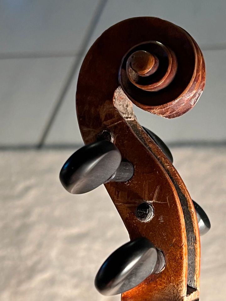 Wunderschöne antike Geige in Ortenberg