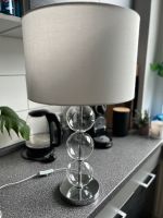 Schicke Lampe mit Glasfuß zu verkaufen Nordrhein-Westfalen - Remscheid Vorschau