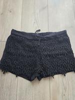 kurze Hose mit Muster Größe M Berlin - Köpenick Vorschau