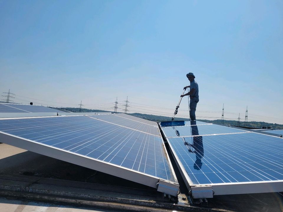 PV-ANLAGENREINIGUNG / SOLARANLAGENREINIGUNG in Bonn