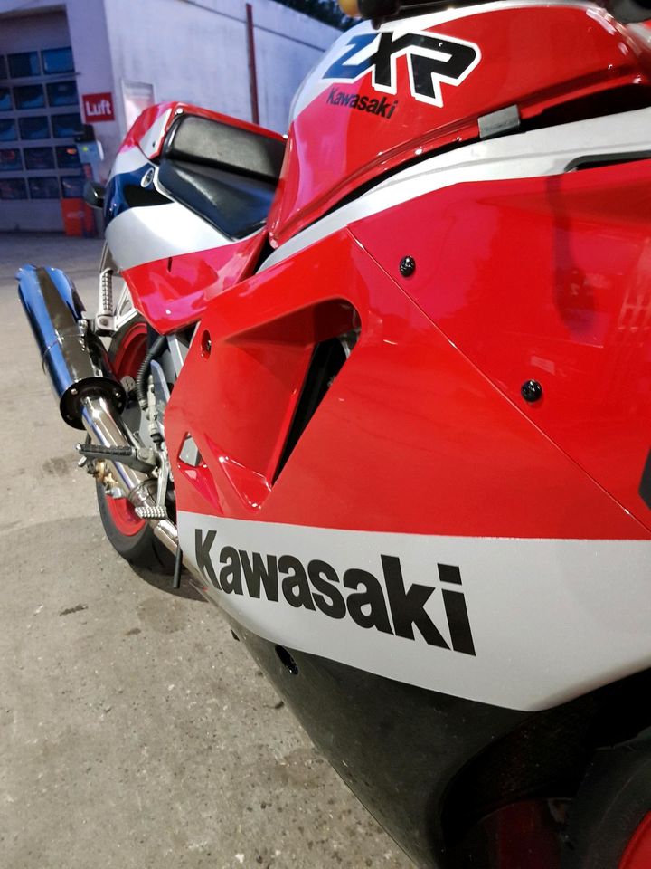 Kawasaki ZXR 750 H2 in Loxstedt