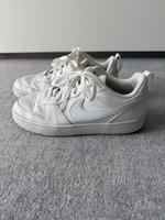 Nike Sneaker Größe 37,5 weiß Brandenburg - Seddiner See Vorschau