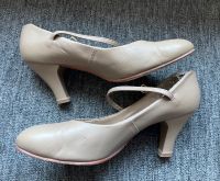 Capezio Charakterschuhe / Tanzschuhe Damen  tan Gr. 40 Berlin - Lichtenberg Vorschau