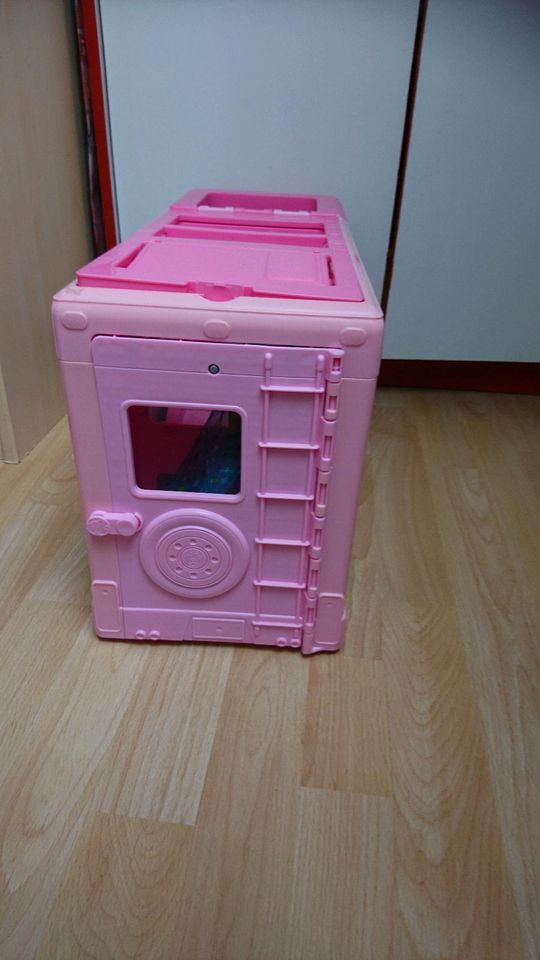 Barbie - Camper mit Pool in Erfurt