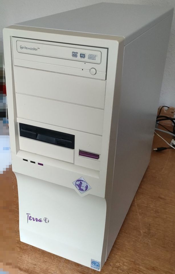 Retro-PC, P3-1000, 512 MB, 10 GB + 160 GB, DVD-RW, Windows 98 in Horn-Bad Meinberg