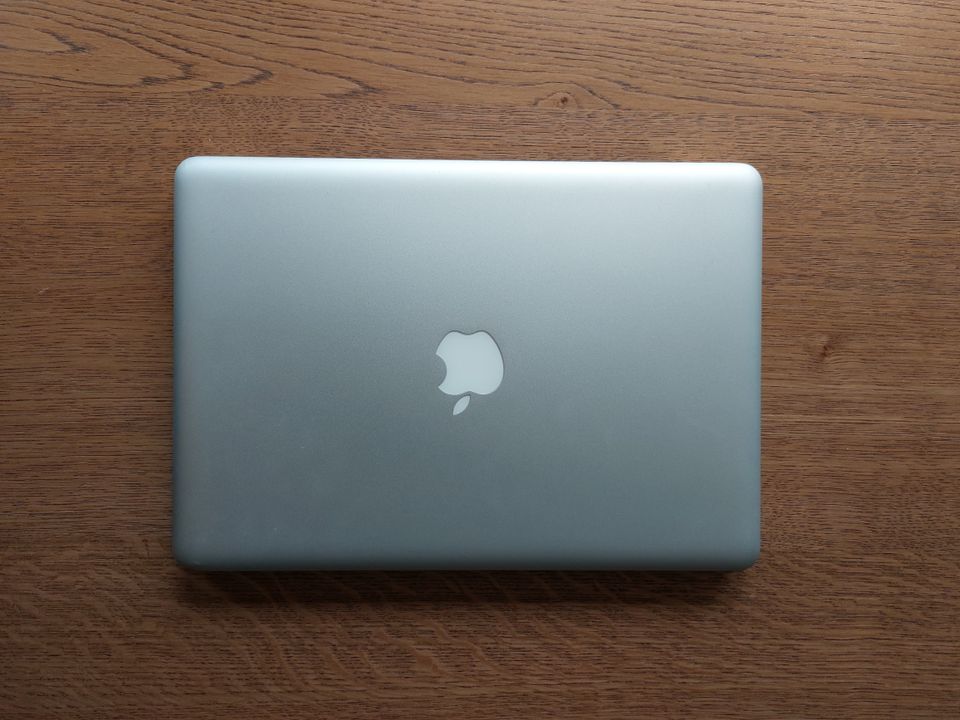 Apple MacBook Pro 13 Zoll 250GB, 2,4GHz, 4GB Laptop Defekt in Köln