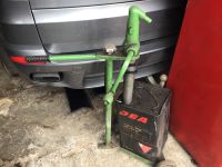 Handpumpe Ölpumpe mobile Fasspumpe 60 Liter Kanister Motoröl Nordrhein-Westfalen - Mönchengladbach Vorschau