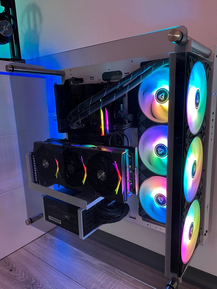 Gaming PC RTX 4080 Ryzen 7 7800X3D 32GB Arbeitsspeicher in Jandelsbrunn