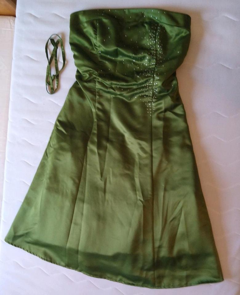 (Abi-)Ballkleid, Abendkleid, trägerlos/mit Trägern, Strass, Tüll in Hamm