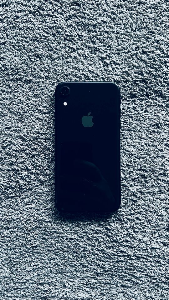 iPhone XR 64 GB in Königsbach-Stein 