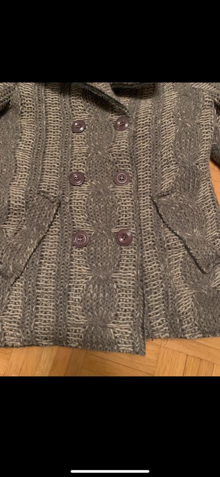 Wolljacke grau mit Strickmuster Gr.36 in Dortmund