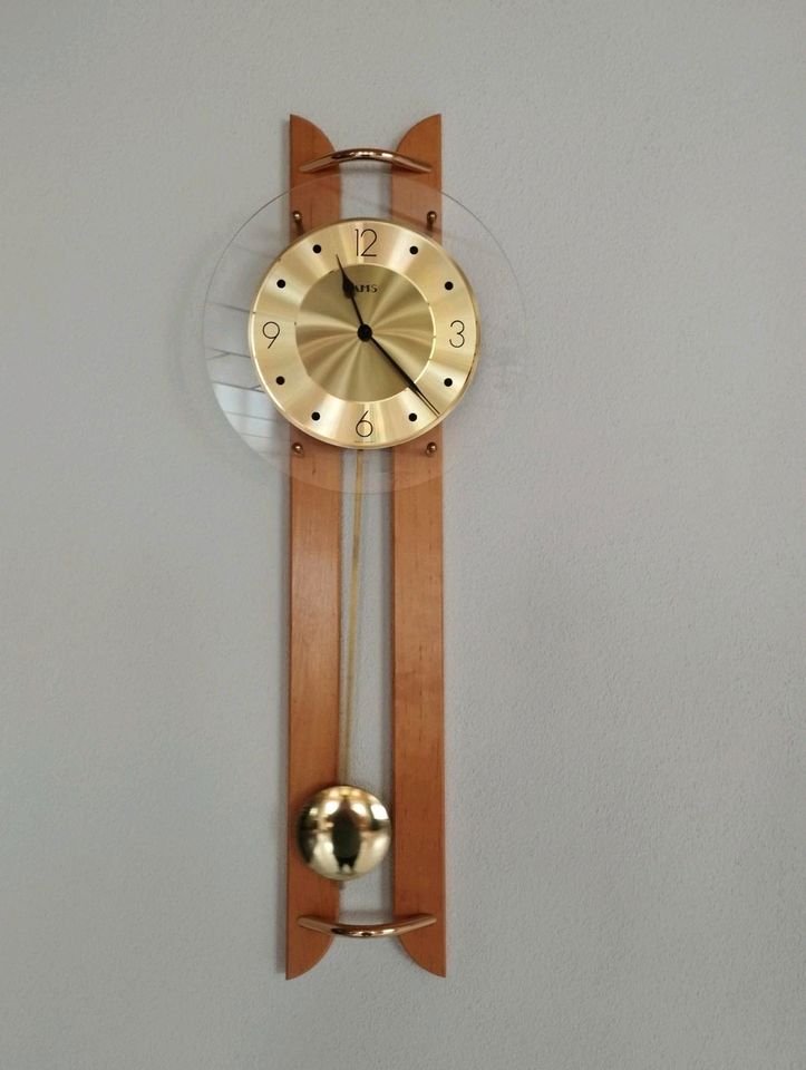 Uhr für Innenraum in Schorndorf