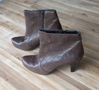 Yessica Stiefeletten, echt Leder, braun Größe 39, Absatzhöhe 9 cm Nordrhein-Westfalen - Herscheid Vorschau