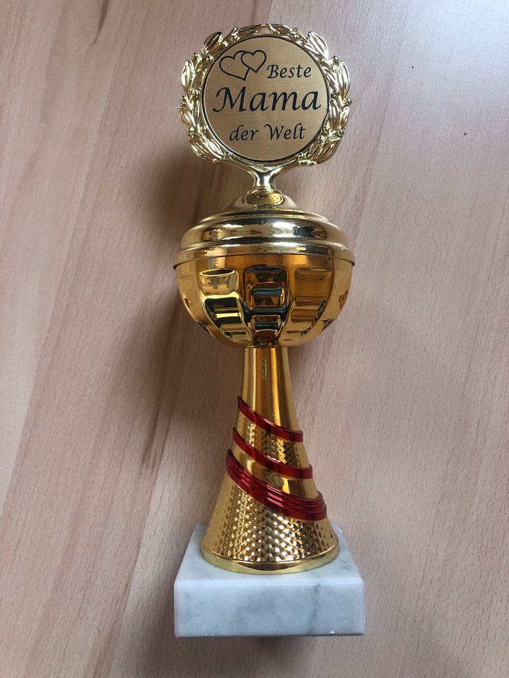 Pokal beste Mama der Welt in Darmstadt