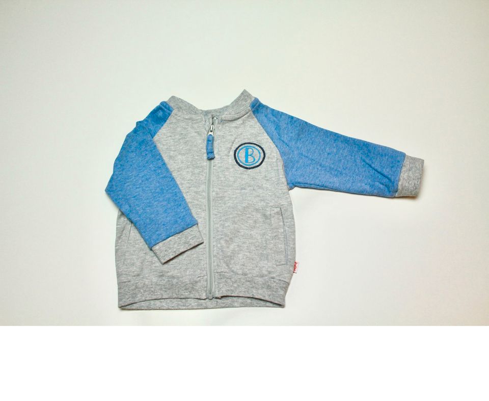Pulloverjacke / dünne Jacke / Pullover 68 bo grau blau in Tostedt