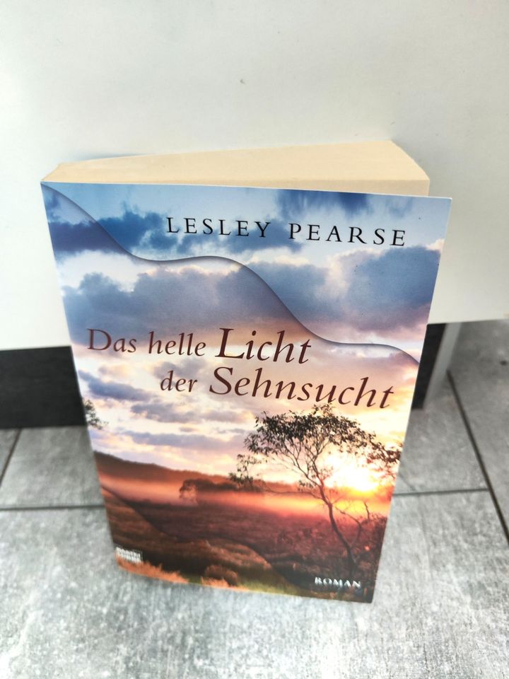 Wie Neu Roman Das helle Licht der Sehnsucht Lesly Pearse in Homberg (Efze)