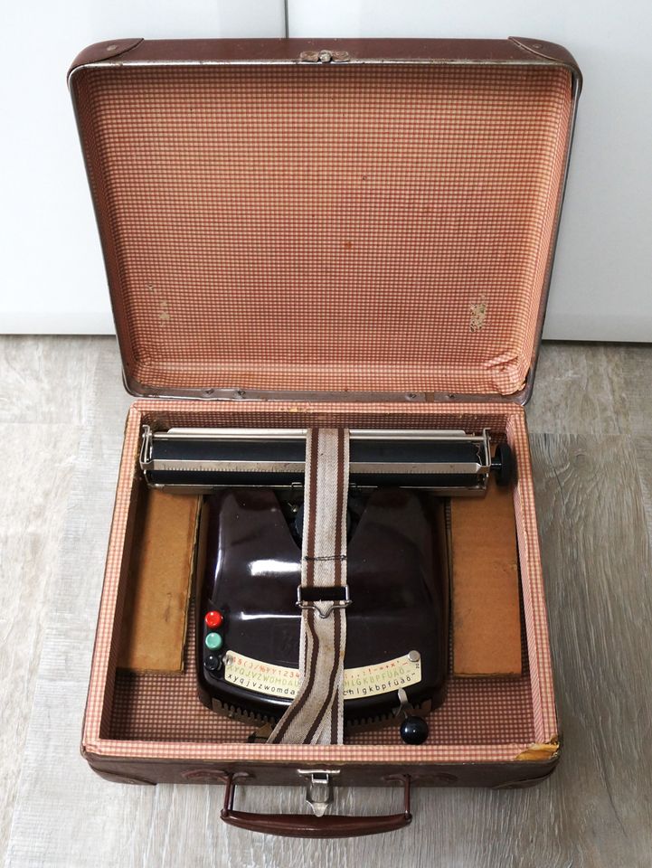 DDR Kinder Schreibmaschine Bambino von 1956 inkl. Original Koffer in Nürnberg (Mittelfr)