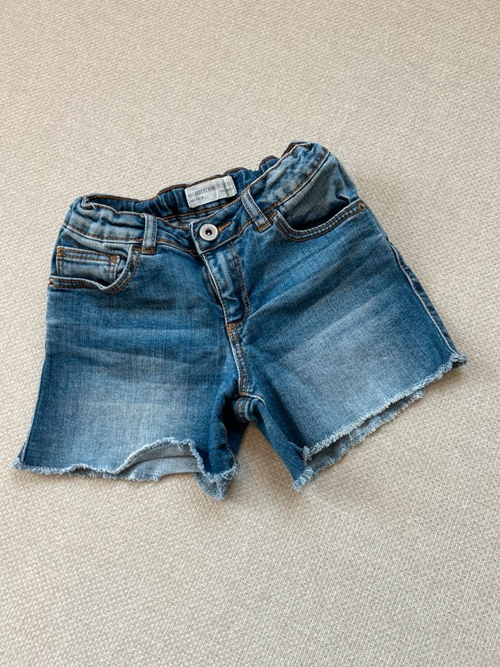 Short Jeansshort Zara Jeans 122 blau in Kösching