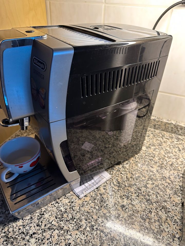 Delonghi ecam352.57.SB vollautomatisch Kaffeemaschine in Berlin