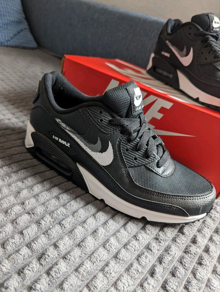 *Neu* Nike Air Max 90 Black/White Cool Grey 42 in Steinbach