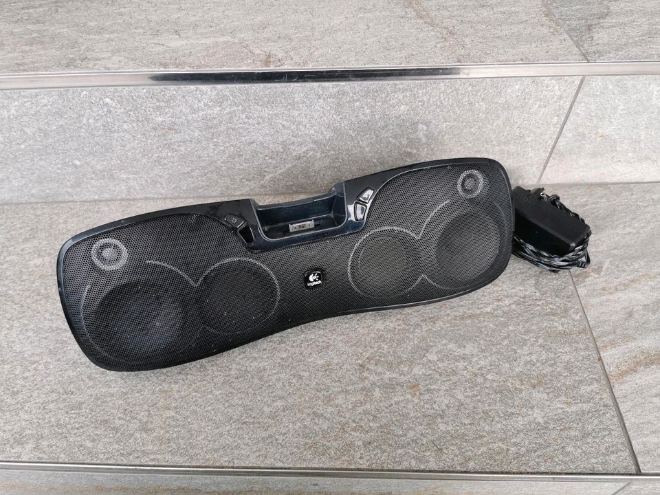 Logitech S715i Lautsprecher für IPhone Ipod AUX boombox in Neuenbürg