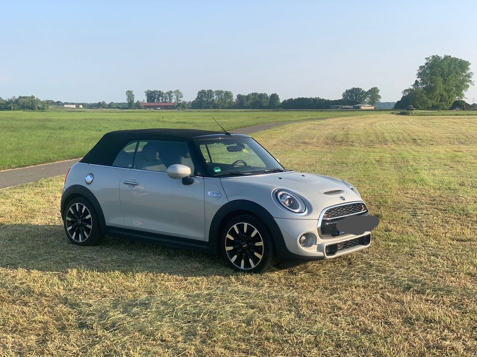 Mini Cooper S Cabrio in Ertingen