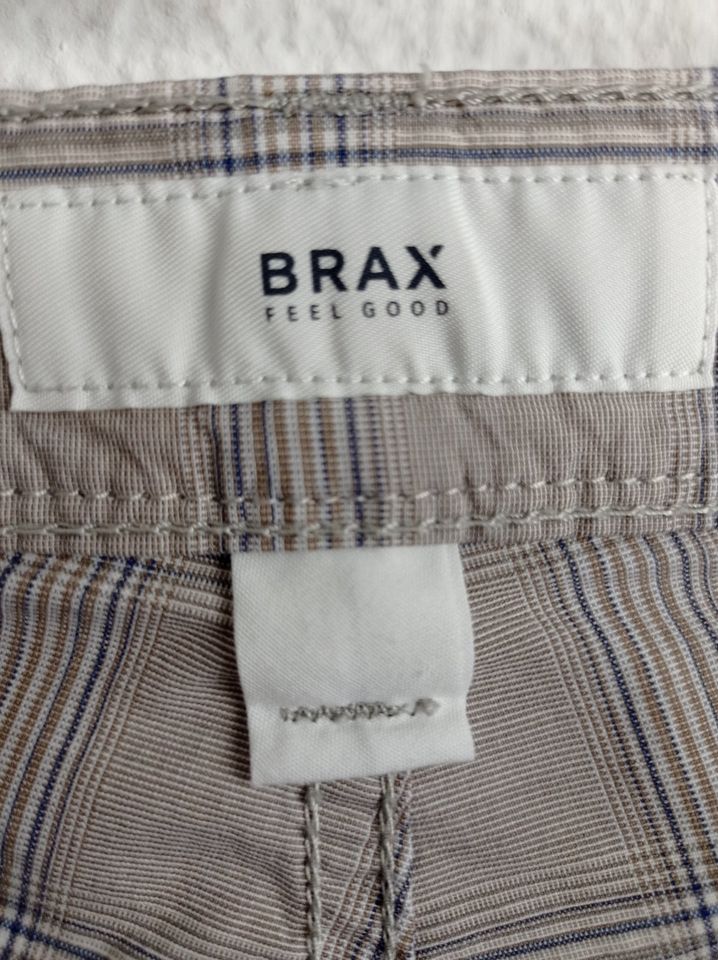 TOLLE KURZE HOSE GUTER ZUSTAND Gr.48 / M / L von BRAX in Gönnersdorf