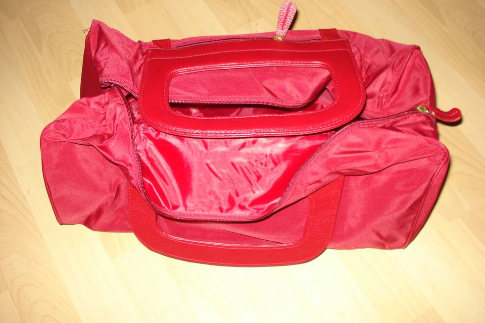 Reisetaschen - 2er Set in Rot ❤️ Neu & original verpackt ❤️ in Limeshain